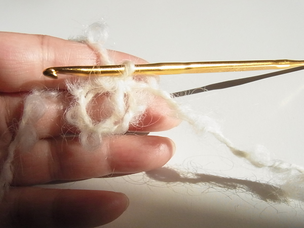 かぎ針編みで輪っかで編み始める方法