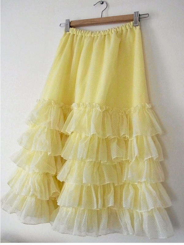 ヴィンテージドレスからリメイクしてレモンイエローのギャザースカート