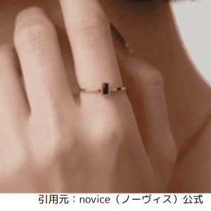 引用画像：noviceレクタングルストーンモチーフリング